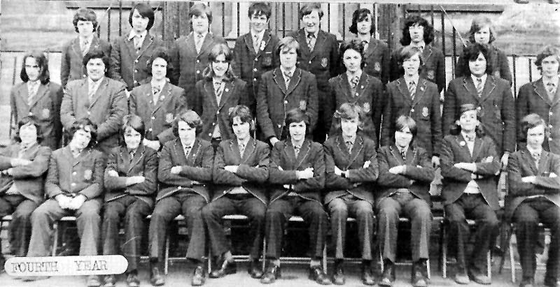 Class Photo Forth Year 1975.jpg - 4th year 1975.